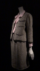Gabrielle Chanel expo tweed suit