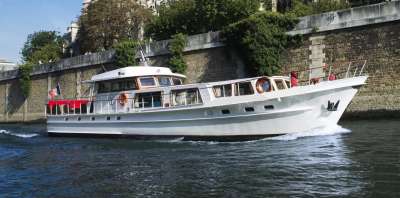 DeLuxe Salon Cruiser