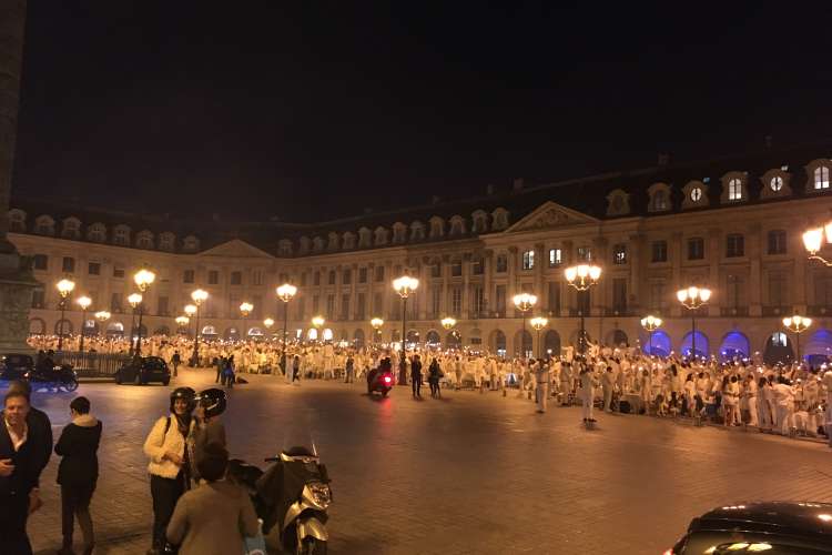 Dîner en Blanc, un événement chic et exclusif dans Paris