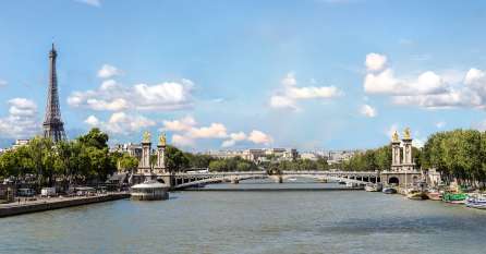 Pont Alexandre Iii Et La Tour Eiffel