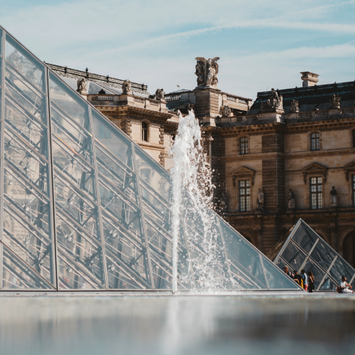 LA MAISON CARTIER MÉCÈNE LE LOUVRE