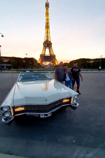 Tour by the Tour Eiffel with Cadillac