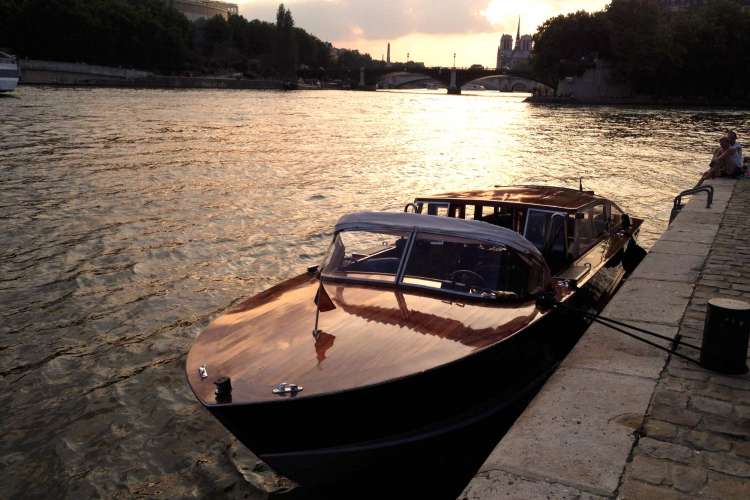 luxury private cruise Paris