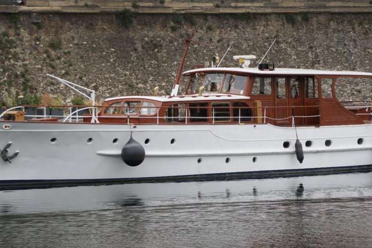 21m Luxury Vintage Yacht