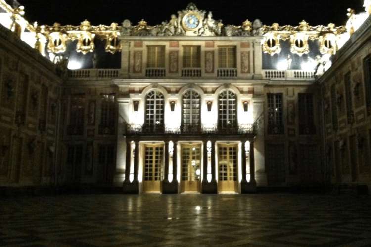 Versailles-castle-night