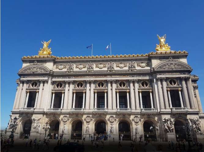 The Opéra Garnier reveals its secrets and much more…